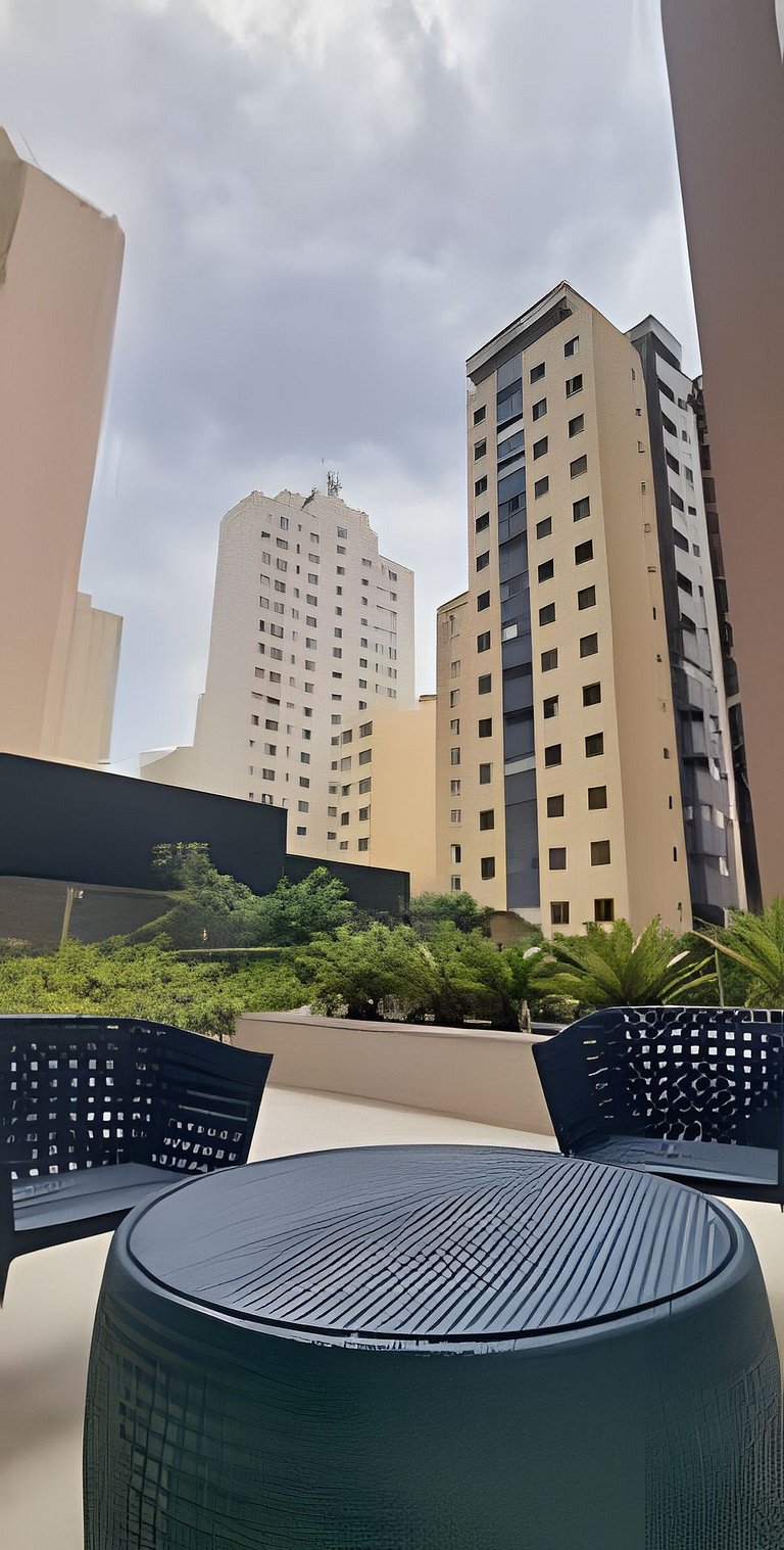 Apto com Varanda na Bela Vista