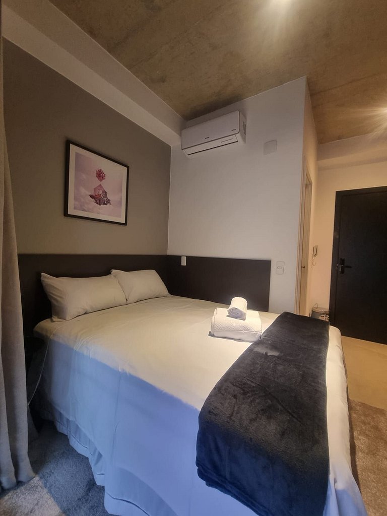 Apartamento com Varanda na Bela Vista