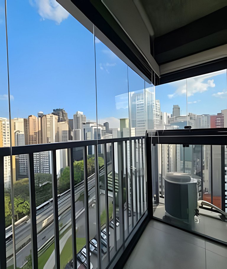 Lindo Apto Varanda na Bela Vista