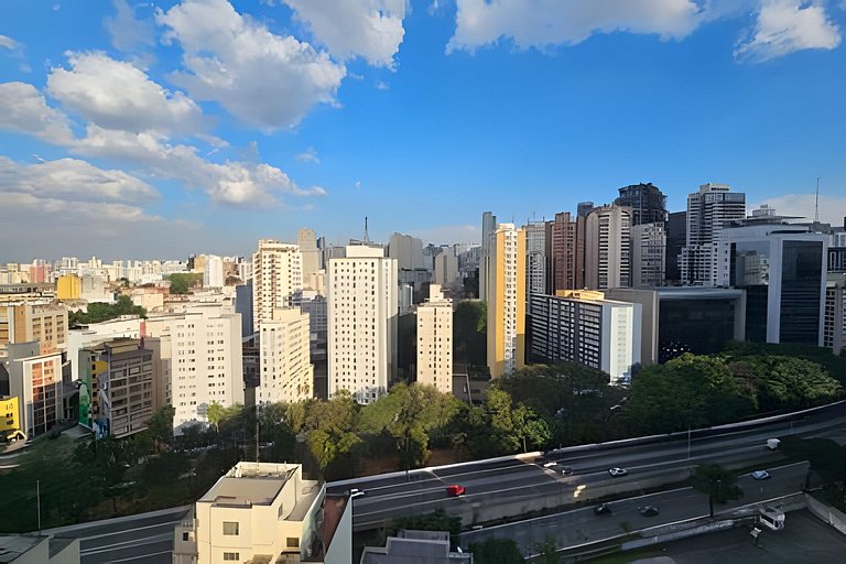 Lindo Apto Varanda na Bela Vista