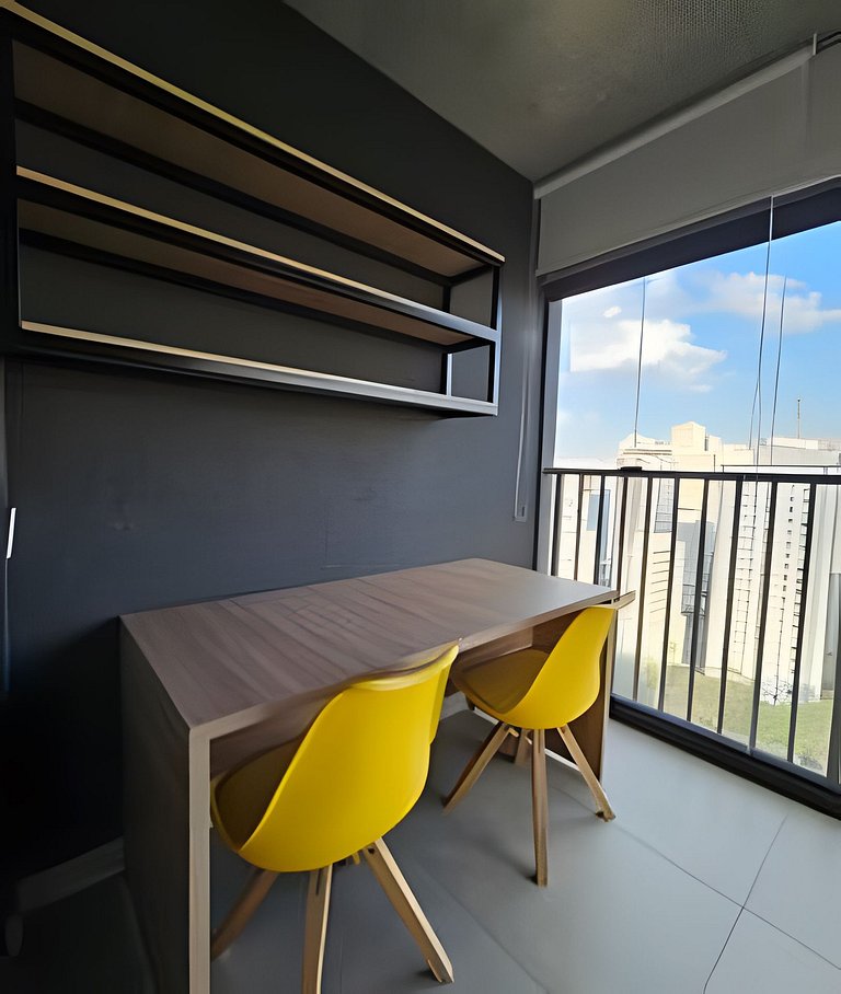 Lindo Apto Varanda na Bela Vista